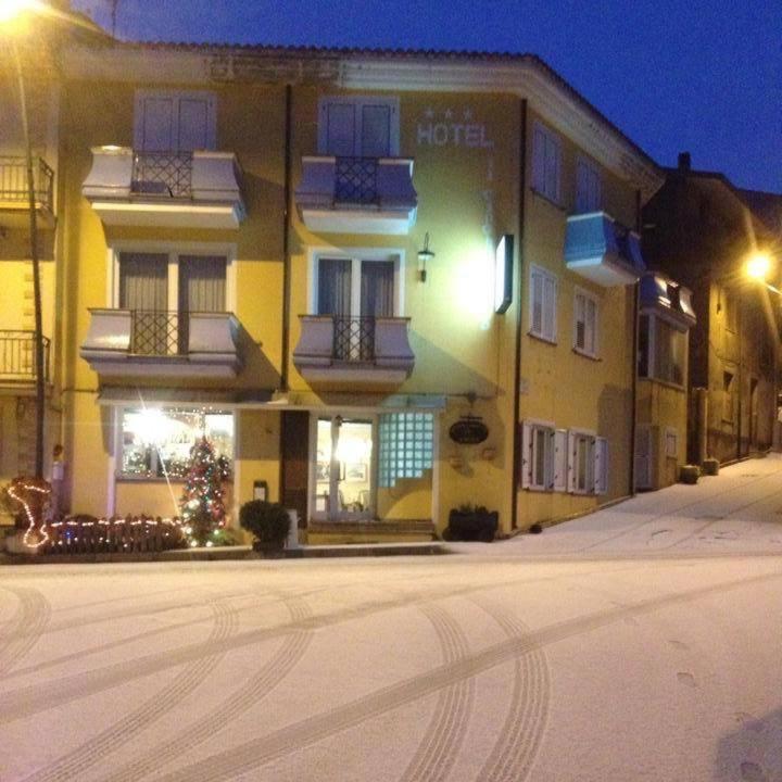 Hotel Il Cinghialetto Fonni Exterior foto